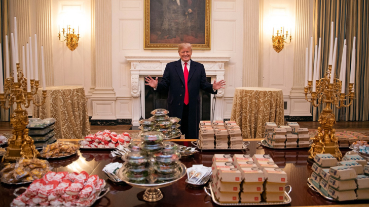 Pizza, hamburgerii revin în scolile americane, la ordinul lui Donald Trump Foto: newyorker.com, pexels.com